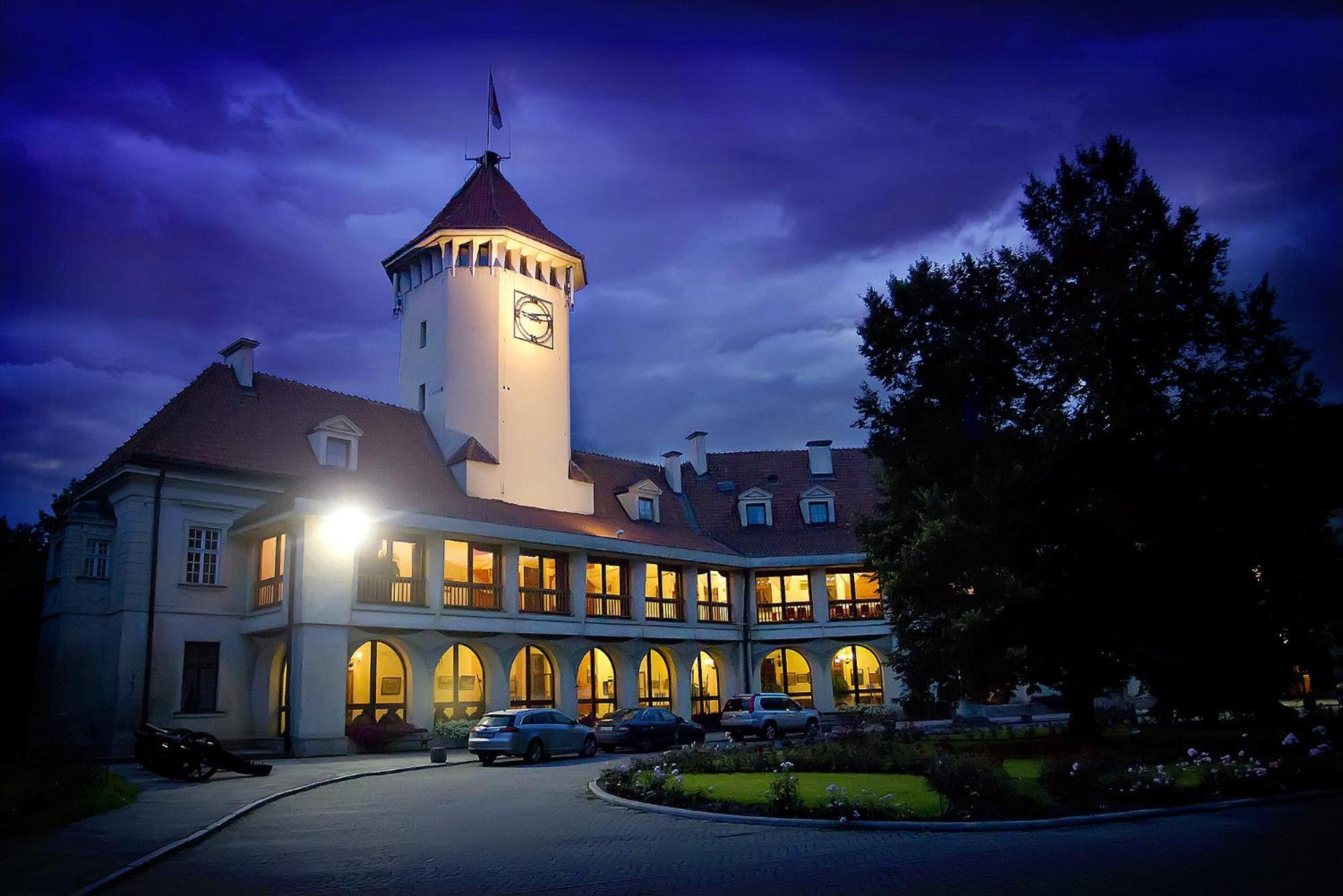 Hotel Zamek Pultusk Dom Polonii Kültér fotó